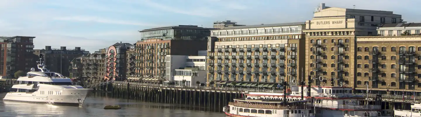 View of Butlers Wharf (36 Shad Thames) apartments overlooking the River Thames
