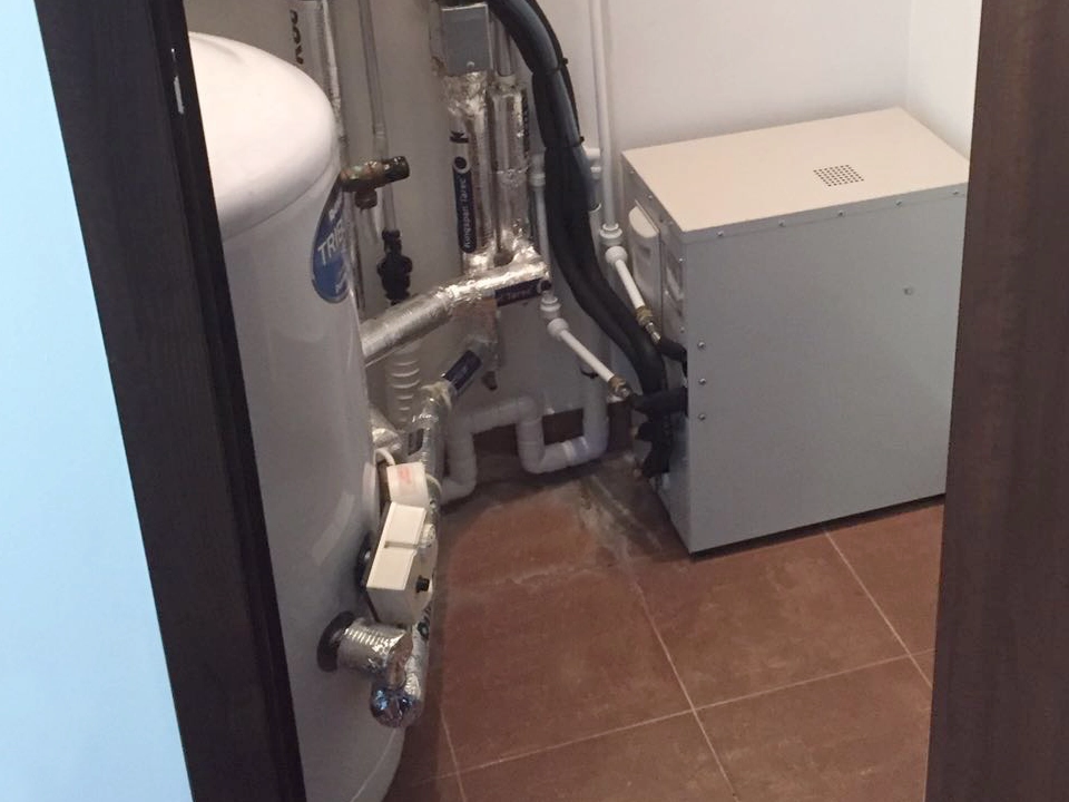 What does water-cooled air conditioning mean?