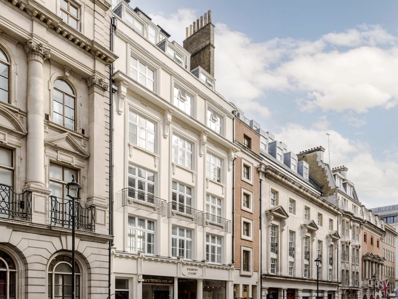 Featured image for “Dalmeny Court, St James SW1Y”