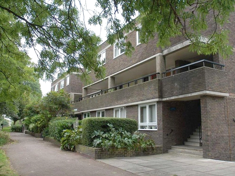 Featured image for “Julius Court, Brentford TW8”