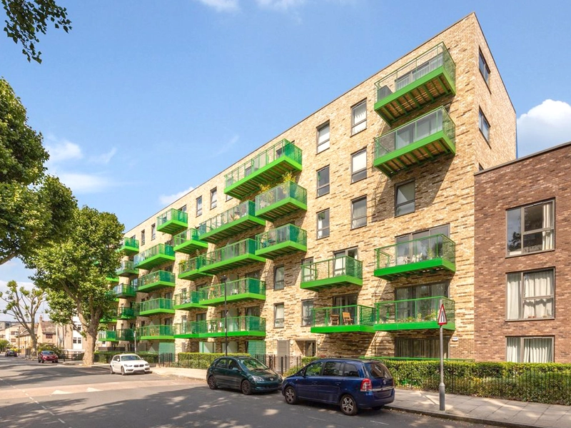 Featured image for “Spring Apartments, Canary Wharf E14”